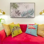 Old Town House With Floor Heating & Lush Private Garden